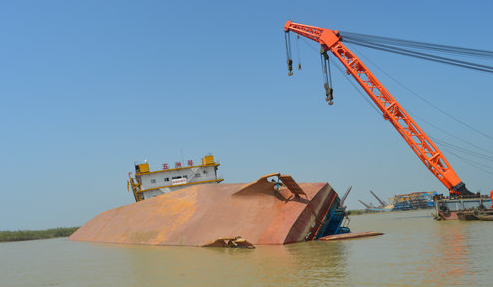 湖南水运管理局部署洞庭湖区运砂船舶超载整治