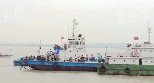 险！长江世业洲水域应急演练一船舶“走锚”