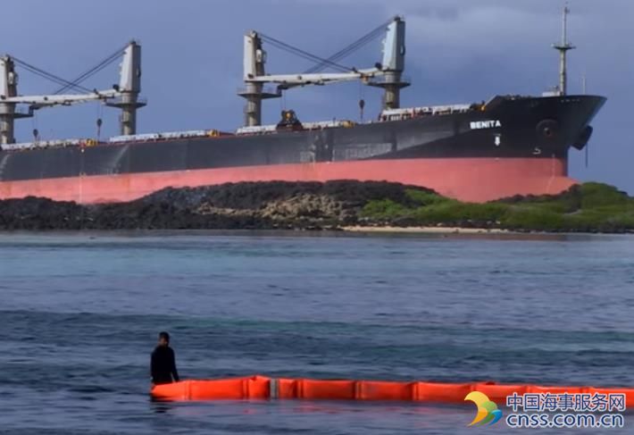 Grounded, MV Benita, Oil Spill