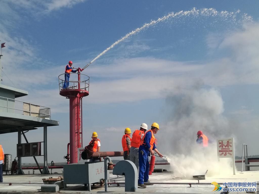 九江港区海事处组织214码头开展消防演习