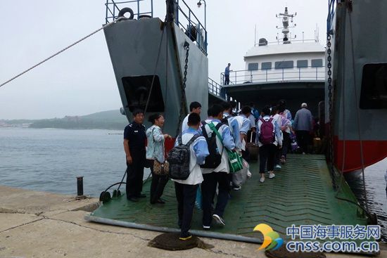 大连海事局为长海县海岛中考考生保驾护航