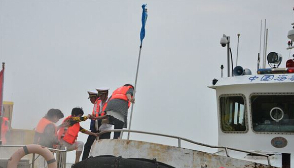 洪泽海事成功举办旅游船舶消防救生演习