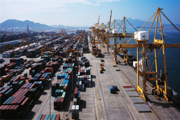 中外运内贸集装箱上海航线在大连港正式上