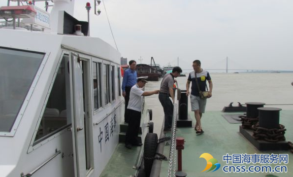 船员突发疾病安庆港区海事及时救助