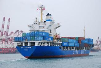  海丰国际售后回租一艘集装箱船
