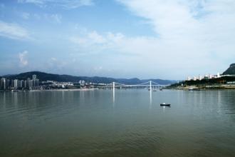 长江生态遭航运污染严重 每年“喝”污水3.6亿吨
