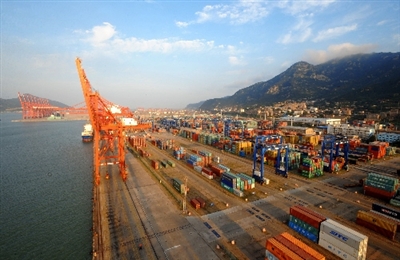 连云港口岸铁矿石进口量达3200万吨 创最高纪录