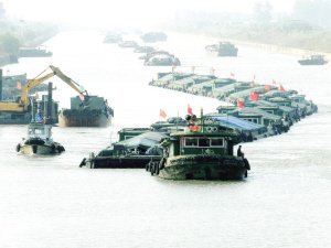 苏南运河镇江段复航 250余艘单船通过船闸