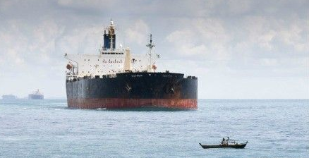 美国东海岸多艘油船用于储存汽油
