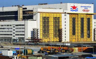 俄罗斯红星造船厂2座国产龙门吊完成安装