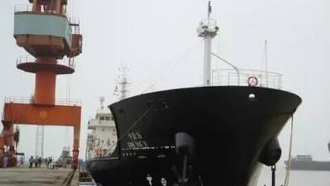 中航鼎衡4900吨沥青船3#船完成试航