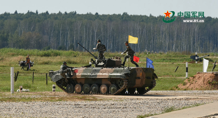 中国86A战车对决俄军BMP2 无惧代差打出中国自信