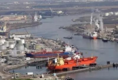 伊朗油轮和MSC集装箱船在新加坡海峡发生碰撞事故