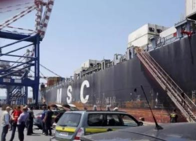 徐工大吨位履带吊助力非洲某港口项目