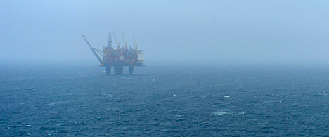 The petroleum industry, under the direction of the Norwegian Oil and Gas Association, today announced its ambition to implement CO2 reduction measures corresponding to 2.5 million tonnes on the Norwegian continental shelf (NCS) by 2030 compared with 2020. Statoil will account for 2 million tonnes of this. 17aug-ncs2030-468 The Gullfaks C platform in the North Sea. (Photo: Harald Pettersen) “In Statoil’s road map for the NCS towards 2030 our goal is to maintain profitable production at the 2015 level. In order to succeed as an oil and gas producer in a future low-carbon society we must maintain our leading position as a carbon-efficient producer. The efforts we make now will therefore improve our future business opportunities,” says Arne Sigve Nylund, executive vice president for Development and Production Norway (DPN). Statoil has previously set itself the goal of cutting annual carbon emissions from the NCS by 1.2 million tonnes by 2020 compared with 2008. The Paris negotiations represent a crossroads in international climate change work due to the number of countries reaching an agreement. It is based on an understanding that the increase in the global demand for energy must largely be met by renewable energy, but also recognition that the global economy will need fossil energy sources for a long time, also within a two-degree scenario. Reducing the carbon intensity in the energy systems is a global challenge which calls for collaboration with government authorities, and responsible energy producers and consumers. 17aug-ncs2030-468a Arne Sigve Nylund, executive vice president for Development and Production Norway (DPN). (Photo: Ole Jørgen Bratland) Statoil is prepared to progress its broad contribution to this work, including by cutting CO2 emissions from oil and gas production. The CO2 emitted from oil and gas production on the NCS is about half of the average in the global oil and gas industry. Norway is leading the industry when it comes to climate change solutions and technologies for oil and gas production and has the most stringent framework conditions for climate change. “Based on Norway’s position as a carbon-efficient oil and gas producer combined with the Paris agreement I am optimistic about the future, both with regard to the climate change challenge and Statoil’s future,” says Nylund. Even with a sharp increase in renewable energy most forecasts show that oil and gas will account for a substantial share of the world’s energy mix beyond 2050. In order to compensate for dropping global production from existing fields, this will require considerable investments in new oil and gas production volumes. It is important to lead the industry when it comes to low emissions in order to ensure production on the NCS in the long term. “Statoil has been working systematically over many years to reduce the emission of greenhouse gases. This work will be intensified in the future. The specific, extensive reduction targets we present today together with other companies on the NCS represent a milestone and an important building block in the long-term strategic climate change work,” says Bjørn Otto Sverdrup, Statoil’s senior vice president for sustainability. Statoil emphasises that continued good teamwork between government authorities, oil companies, suppliers, research institutions and academic communities is essential to a successful result, focusing on certain basic preconditions: -Policy instruments must ensure equal competition across national borders. The introduction of a global/regional carbon price will be important in this regard -Actions must result in genuine, lasting reductions in emissions, CO2 knows no borders -Special actions in Norway must be carefully considered, ensuring that they result in genuine emission reductions, and that we do not establish framework conditions that reduce the competiveness of the NCS. Technology development and cost reductions Statoil advocates a broad approach to the opportunities that exist for the development of low-emission technology for oil and gas production. Successful achievement of the goal will depend on the costs associated with the development and use of new technology. “The goal we have now set ourselves is definitely ambitious, and we do not know at this stage how to achieve it. But this was also true in 2008, when we set ourselves a stretch target for 2020 which we have already achieved. Technology development and cost reductions will be essential to a successful outcome,” Nylund says. Source: Statoil