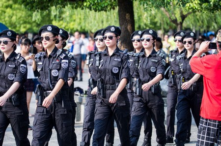 G20杭州峰会女子巡逻队现身西湖 引游客围观