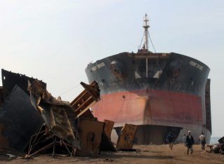 EESC Pushes for Polluter Pays Principle in Shipbreaking
