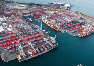 Fitch: US Ports Exposed to Carriers Via Terminal Operators