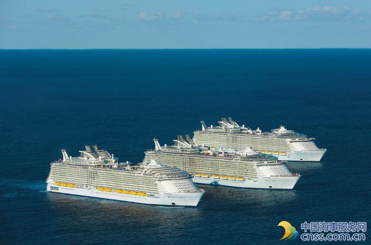 Spotted: Oasis Cruise Ship Trio Meets in Florida
