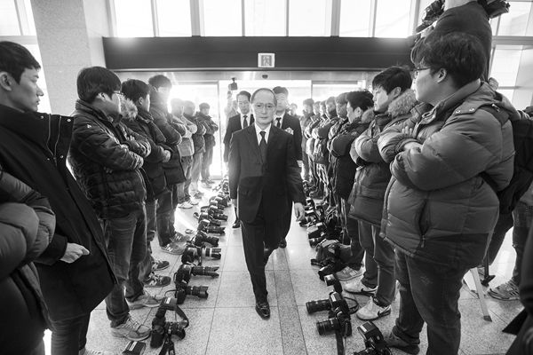 韩日抗议声中签军情协定 韩媒：要屈辱到啥程度