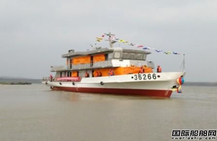 同方江新建造100吨级渔政执法船下水