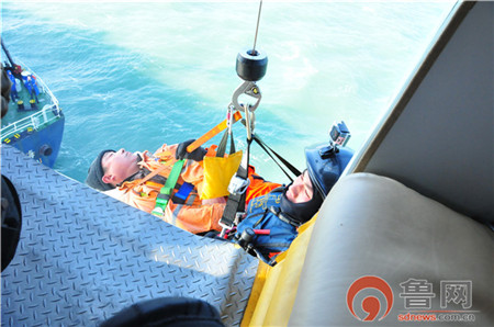 船员重病昏迷 北海救助局飞行队11分钟抵达救助