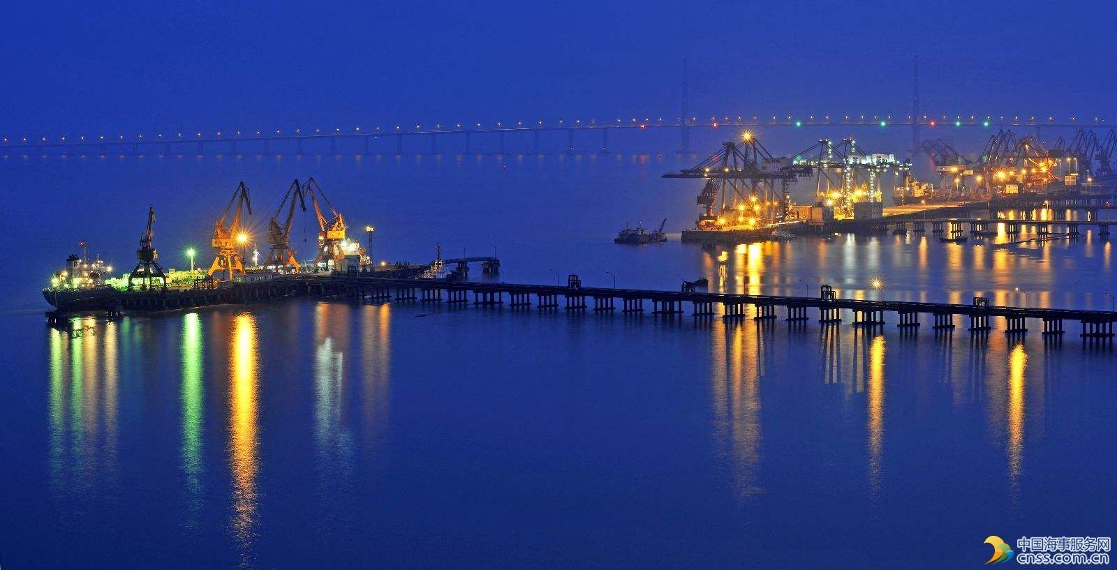 嘉兴港建成全国首个危化码头无缝并网岸电系统