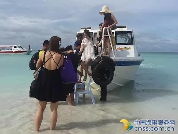绝命旅行：一群中国游客的生死32小时