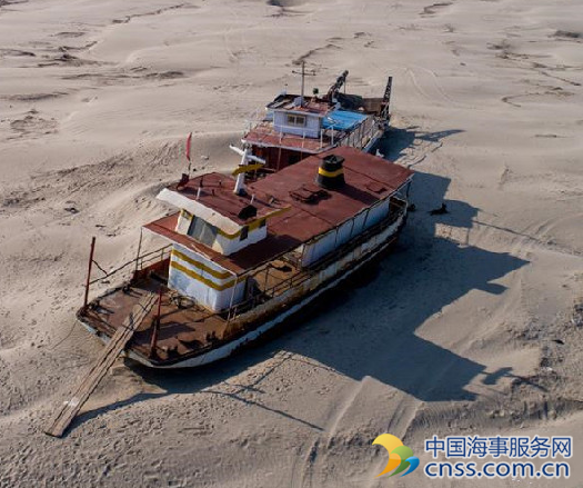 长江武汉段进入枯水期 天兴洲现大片沙滩