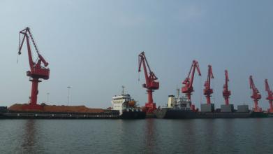 潍坊港航运服务中心开工建设