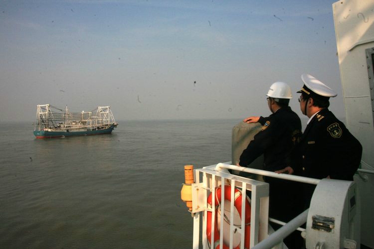 威海海事海巡执法支队持续做好“春运”海上安全监管