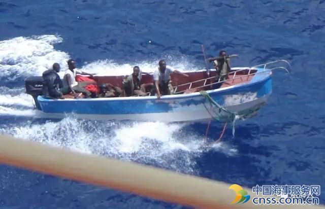 携重型武器 索马里海盗5年来首劫船