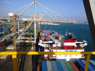 Aden Port Poised to Receive Containers and Other Cargo