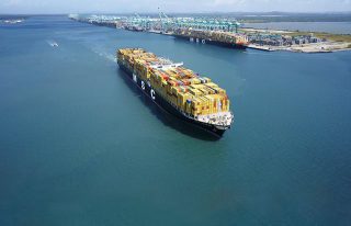 SHI Delivers Boxship Mammoth to Ocean Yield