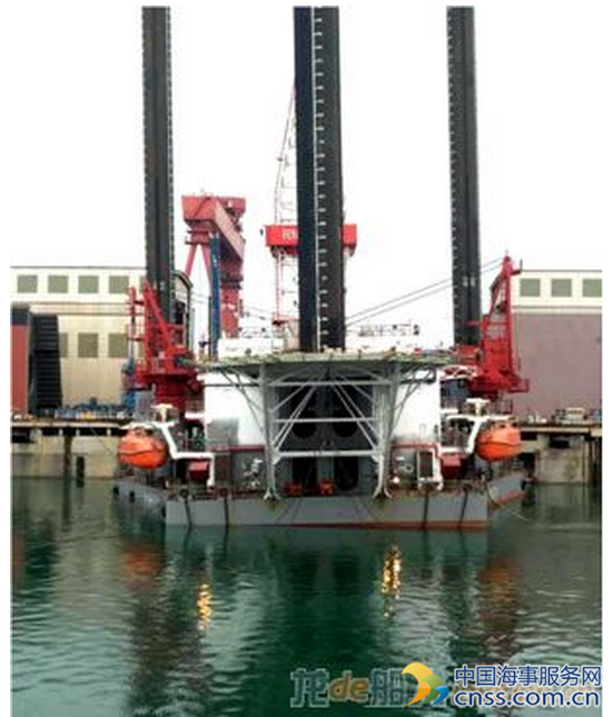 首条悬臂梁式自升自航石油工程船完成坞内倾斜试验