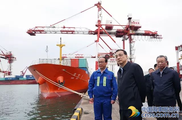 李克强总理考察威海港：既要扩大出口 又要加大进口