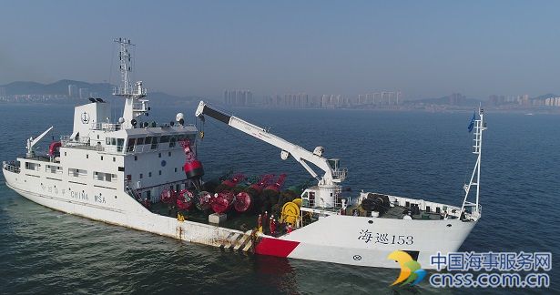 大连周边海域更换保养101座灯浮标 保障航行安全