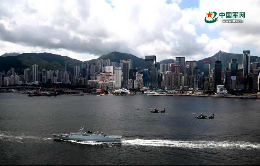 壮观！驻香港部队举行海空联合巡逻行动