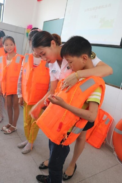 扬州交通海事送水上交通安全知识到水乡课堂