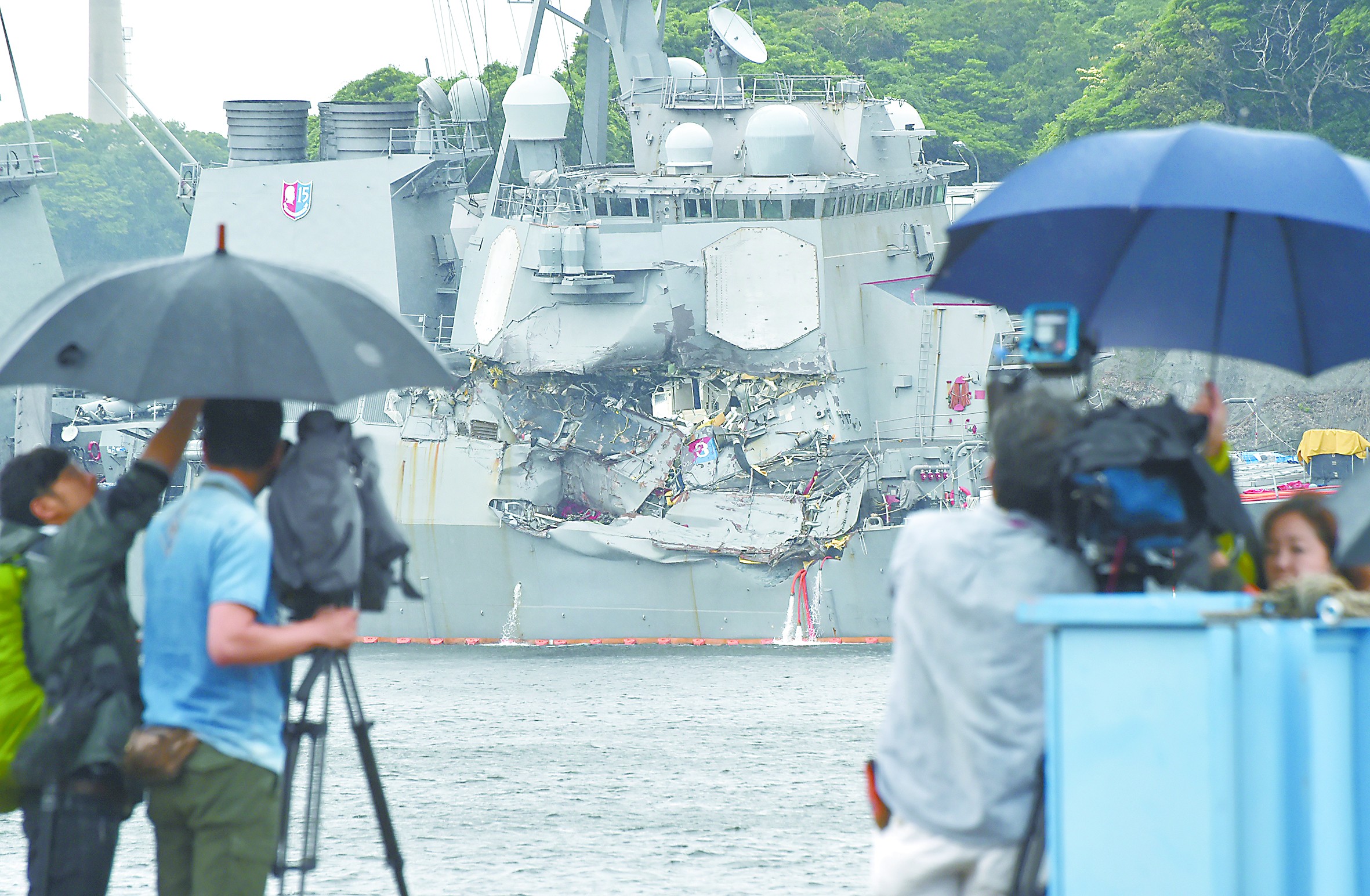 宙斯盾舰离奇撞上货船 七士兵之死震动美海军