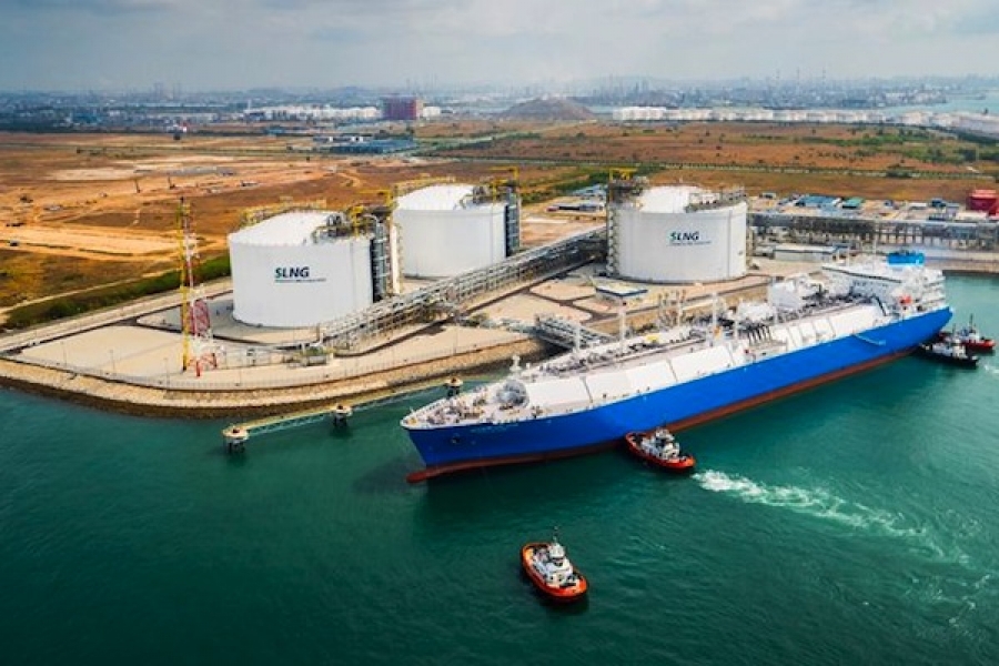 Singapore looks to LNG bunkering and transhipment with first small scale reload