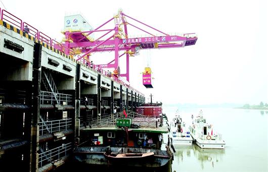 “汉江第一港”仙桃港正式运营 可停靠2000吨级船舶