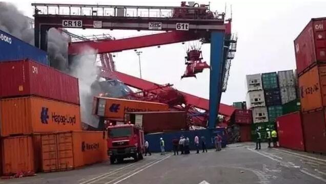 长荣13806TEU集装箱船发生事故致船期严重延误