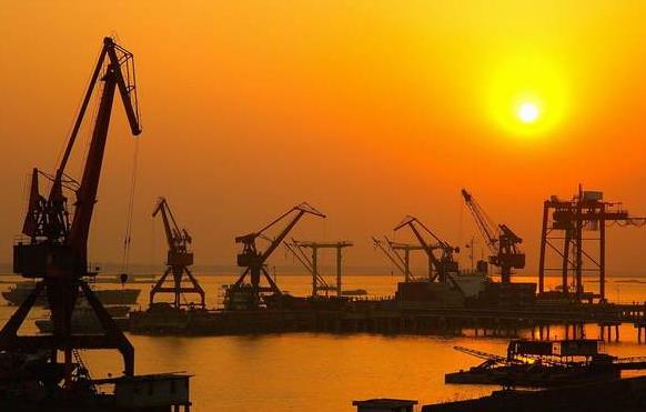 泰州港开通上海外高桥港区快航
