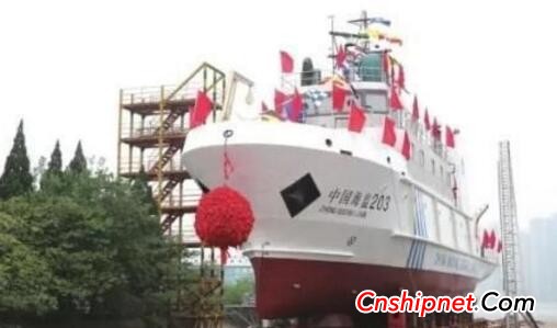 武船2艘500吨级近岸海洋环境监测船下水