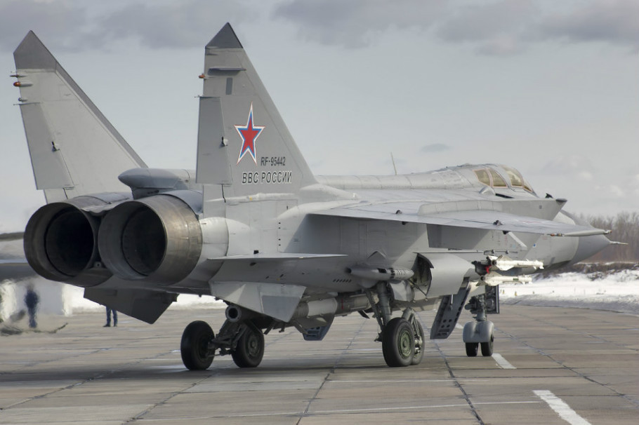 独门绝技！俄米格31战机演练“截杀”巡航导弹
