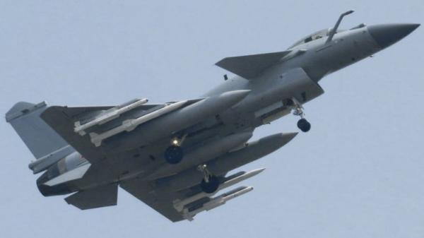 简氏：中国已装备PL15导弹 将成歼20主要武器