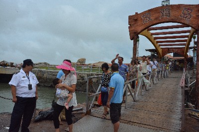 “桑卡”来临 茂名海事加强船舶安全监管