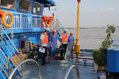 泰州靖江海事处切实做好高温季节危险品船舶监管工作