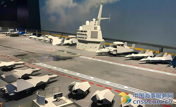 中国新航母模型亮相:搭载预警机和隐身战机